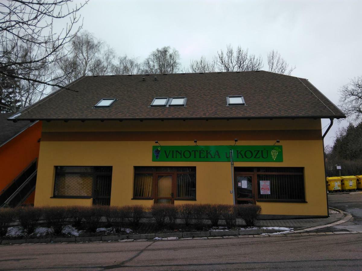 Vinoteka "U Kozu" Hotell Nové Město nad Metují Eksteriør bilde