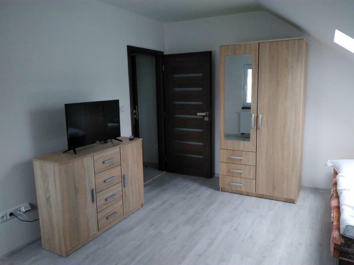 Vinoteka "U Kozu" Hotell Nové Město nad Metují Eksteriør bilde